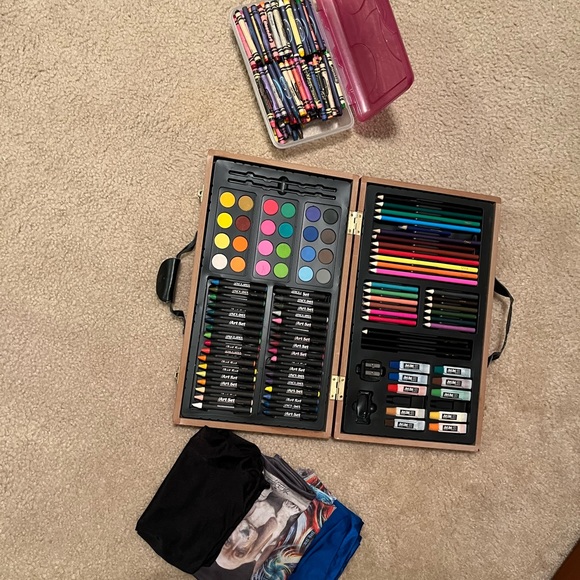 Art/School Supplies - Picture 1 of 4